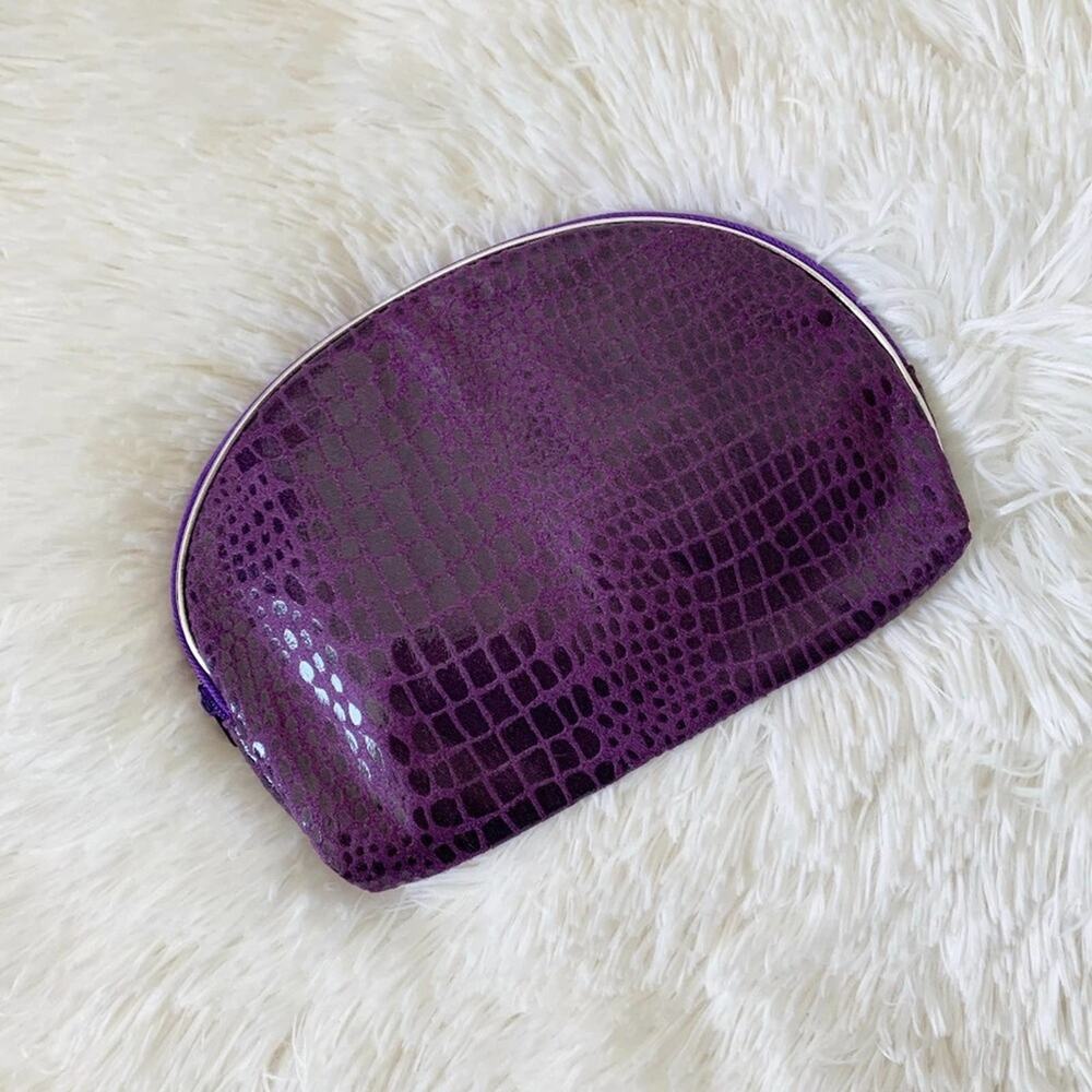 A725-A β’ Suede-Look Leather Zipper Pouch